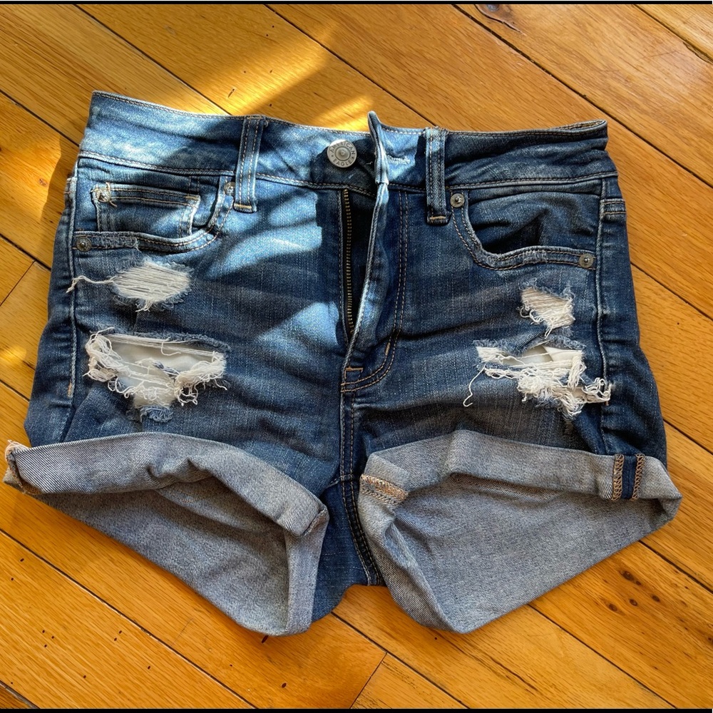 Distressed medium wash AMERICAN EAGLE jean shorts